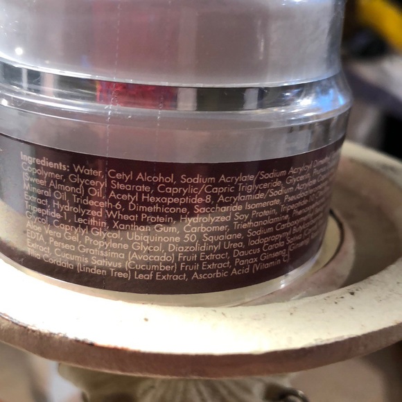 Skin care - Picture 3 of 6